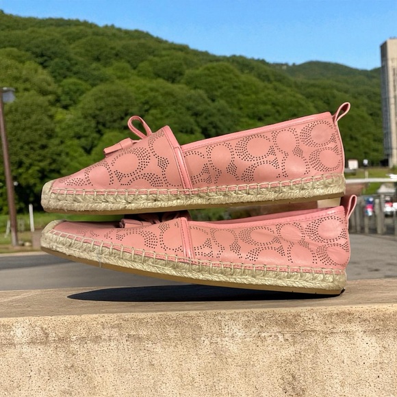 Coach Women's coral Espadrille Flats. 8.5 - Picture 6 of 8
